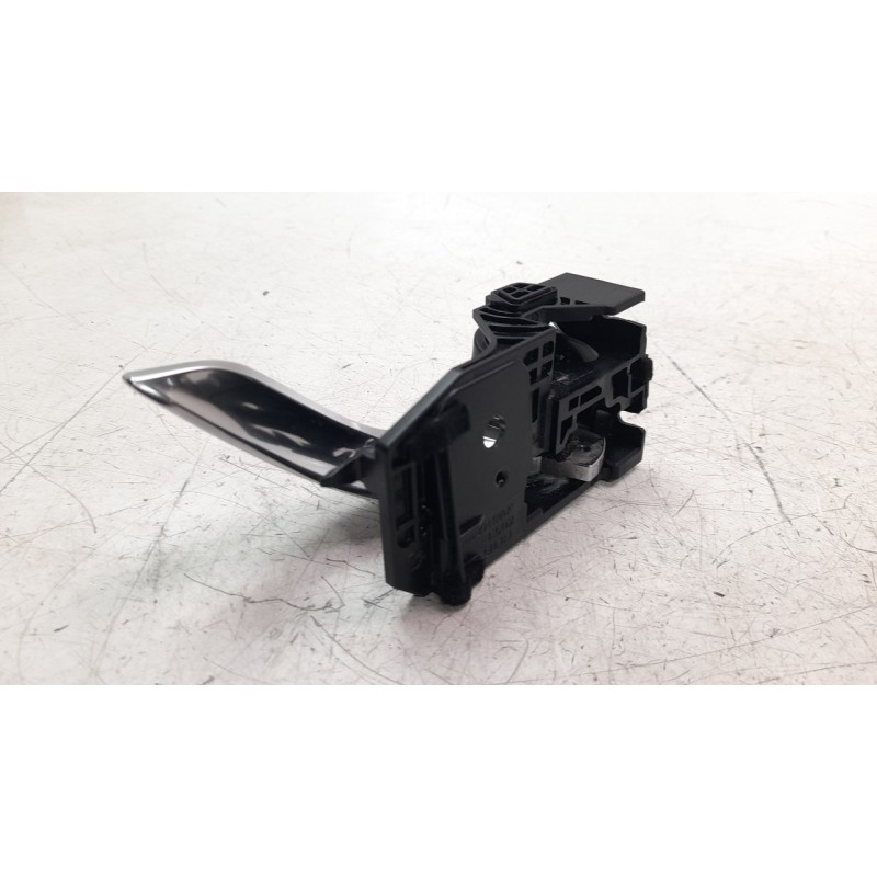 Recambio de maneta interior delantera izquierda para mazda cx-5 2.2 turbodiesel cat referencia OEM IAM T8315KD53  