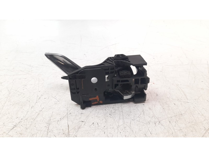 Recambio de maneta interior trasera izquierda para mazda cx-5 2.2 turbodiesel cat referencia OEM IAM T8315KD53  