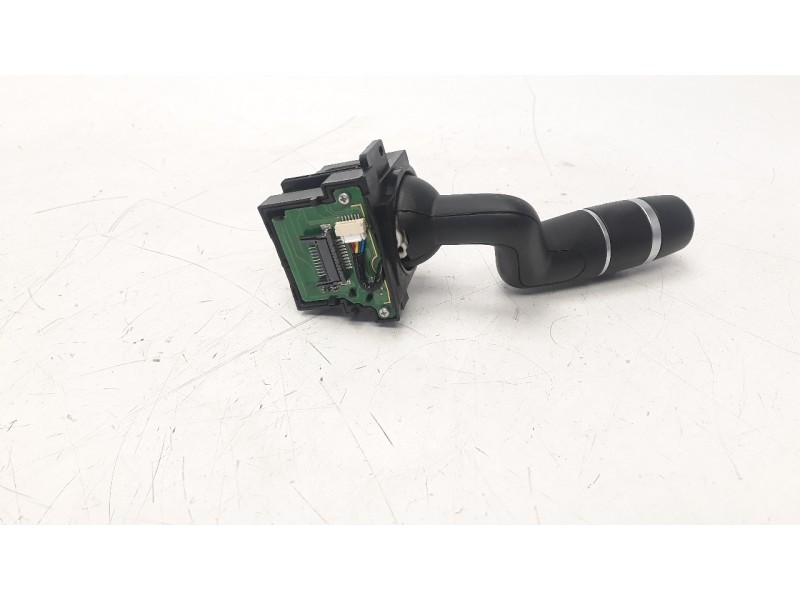 Recambio de mando limpia para land rover evoque 2.2 td4 cat referencia OEM IAM BJ323F973BB  