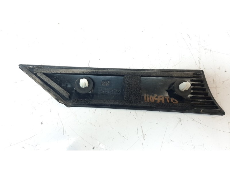 Recambio de moldura para hyundai kona 1.0 tgdi cat referencia OEM IAM 97960J9000  