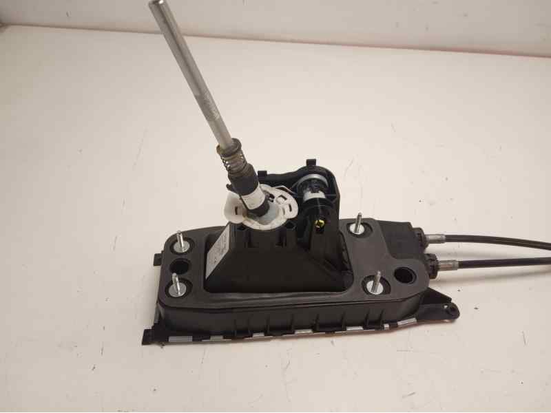 Recambio de palanca cambio para volkswagen golf vii lim. sport by r-line bluemotion referencia OEM IAM 5Q0711061E 5Q0711049AP 