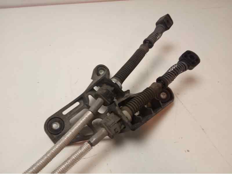 Recambio de palanca cambio para volkswagen golf vii lim. sport by r-line bluemotion referencia OEM IAM 5Q0711061E 5Q0711049AP 