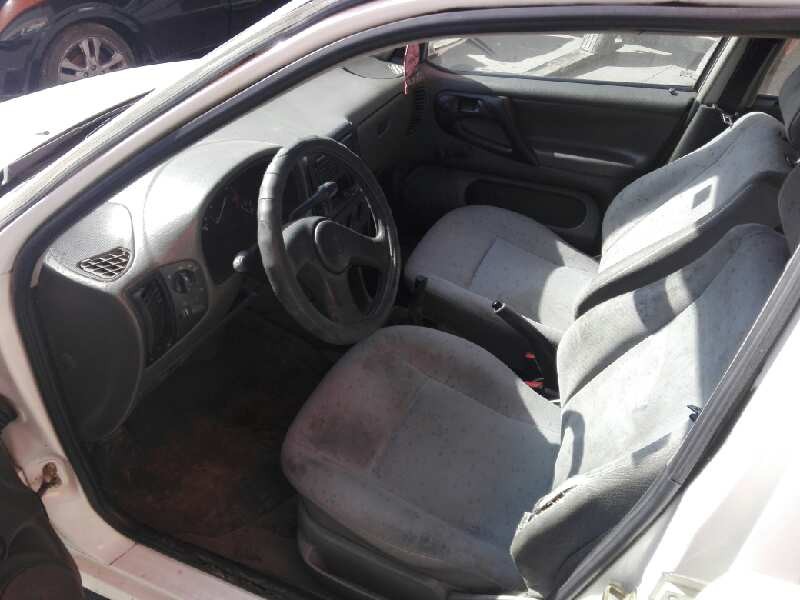 volkswagen polo berlina (6n1) del año 1996