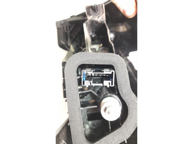 Recambio de piloto trasero izquierdo para opel corsa f gs referencia OEM IAM 9829317980  