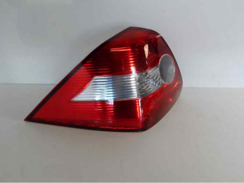 Recambio de piloto trasero izquierdo para renault megane ii classic berlina referencia OEM IAM 2211228 103F19381771 RN4204164