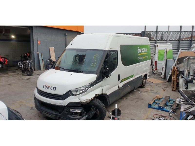 iveco daily furgón del año 2019