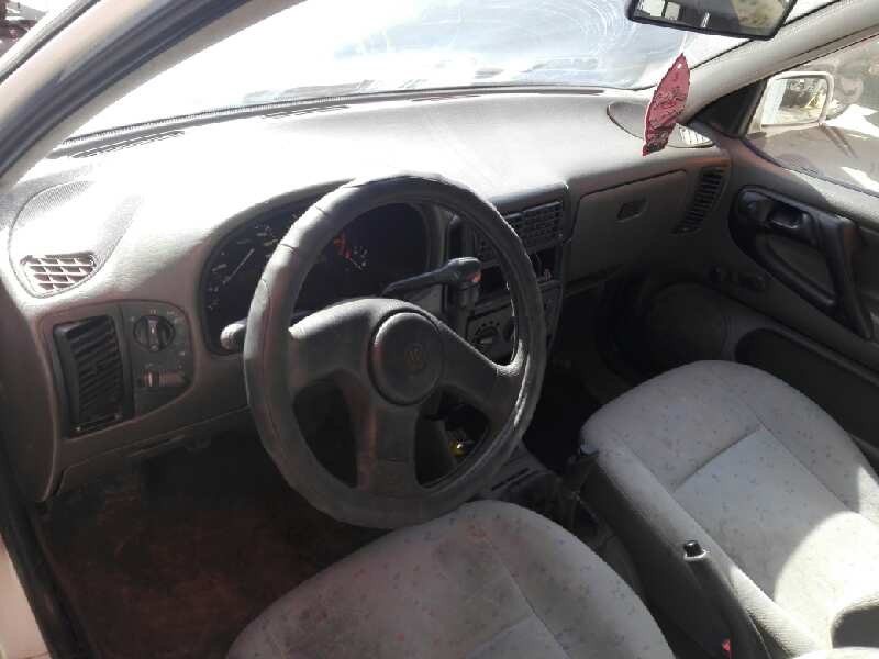 volkswagen polo berlina (6n1) del año 1996