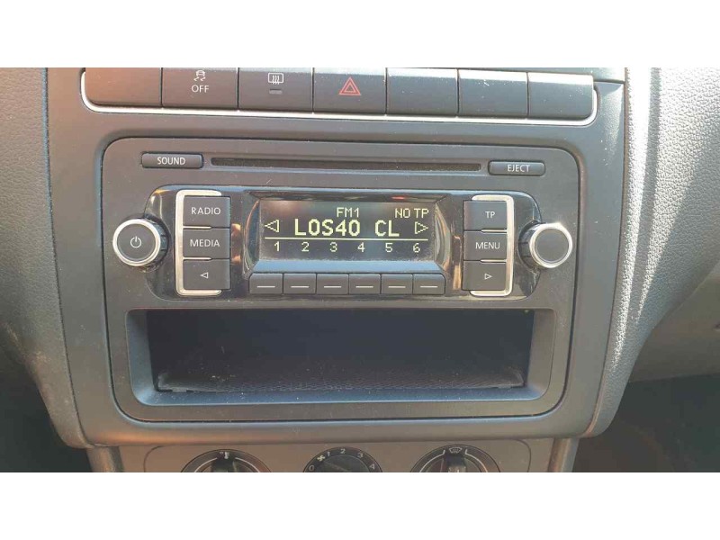 Recambio de sistema audio / radio cd para volkswagen polo (6r1) 1.2 referencia OEM IAM 5M0035156D  