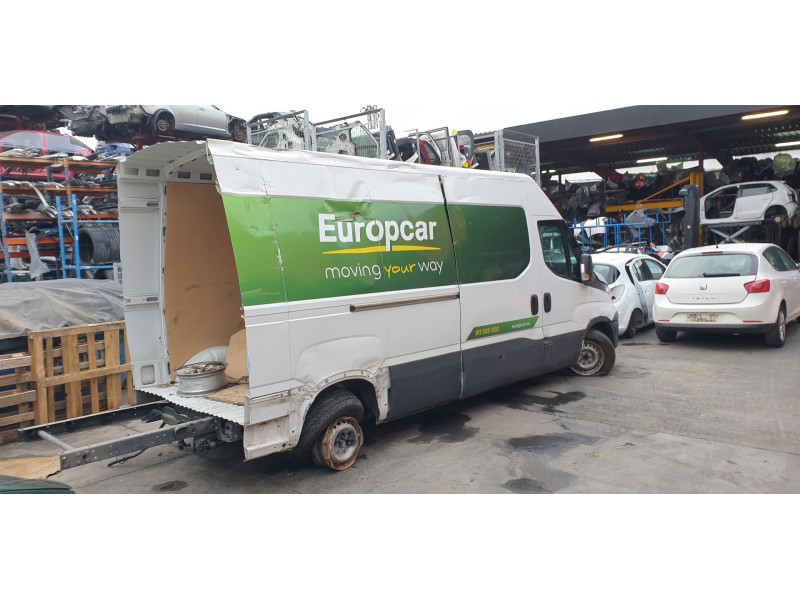 iveco daily furgón del año 2019