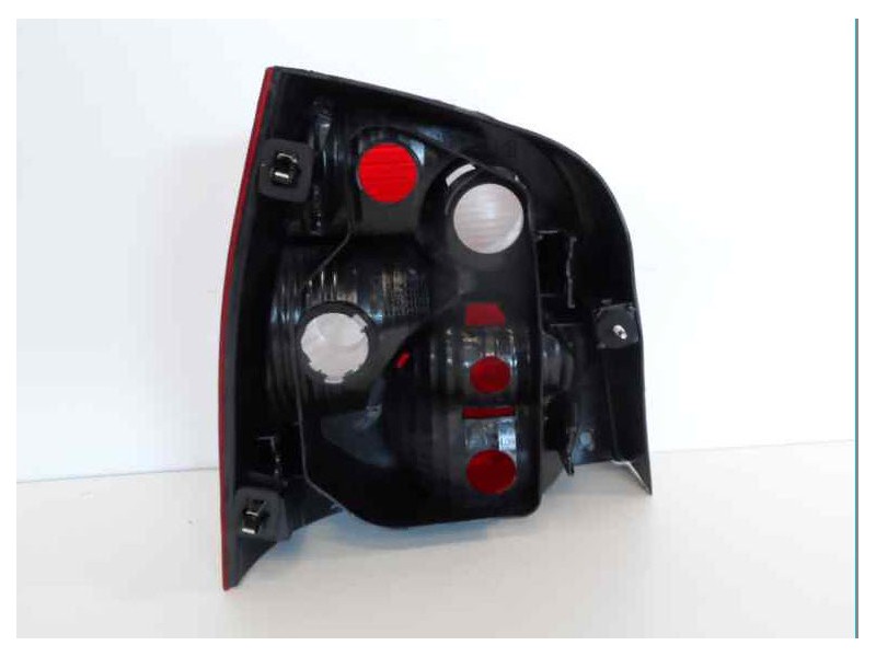 Recambio de piloto trasero derecho para volkswagen polo (9n1) referencia OEM IAM 6Q6945096G 103F23280770 VG0214153