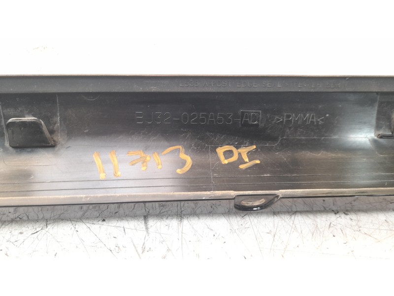 Recambio de moldura para land rover evoque 2.2 sd4 cat referencia OEM IAM BJ32025A53AD  