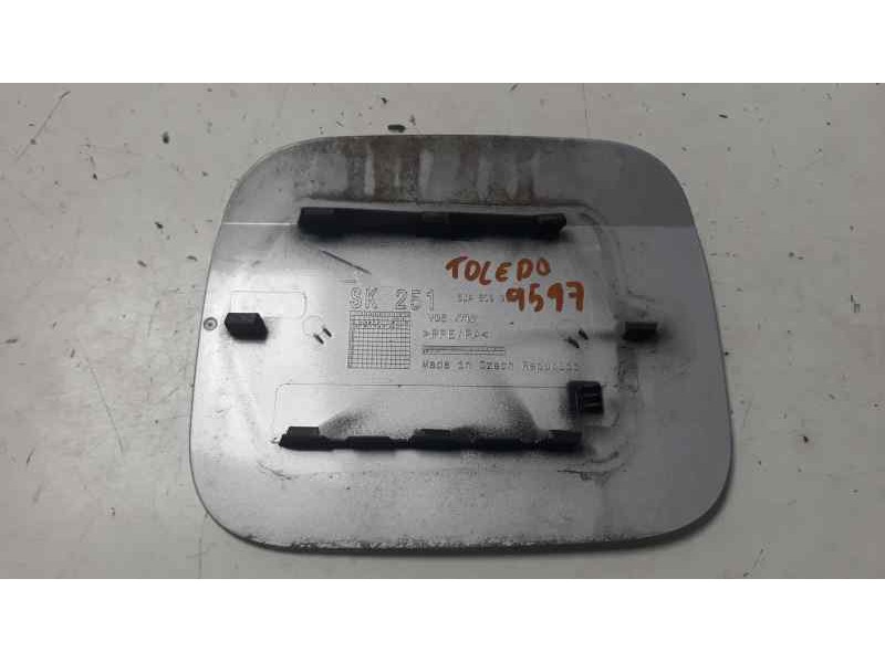 Recambio de tapa exterior combustible para seat toledo (kg3) reference referencia OEM IAM 5JA809909  
