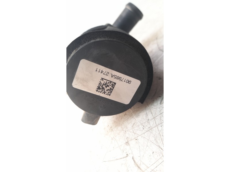 Recambio de bomba agua para land rover evoque 2.2 sd4 cat referencia OEM IAM 9017985A  