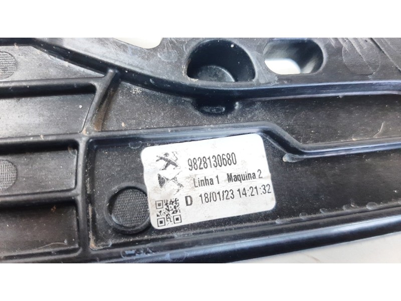 Recambio de elevalunas delantero derecho para peugeot 2008 (p1) 1.2 puretech referencia OEM IAM 9828130680  