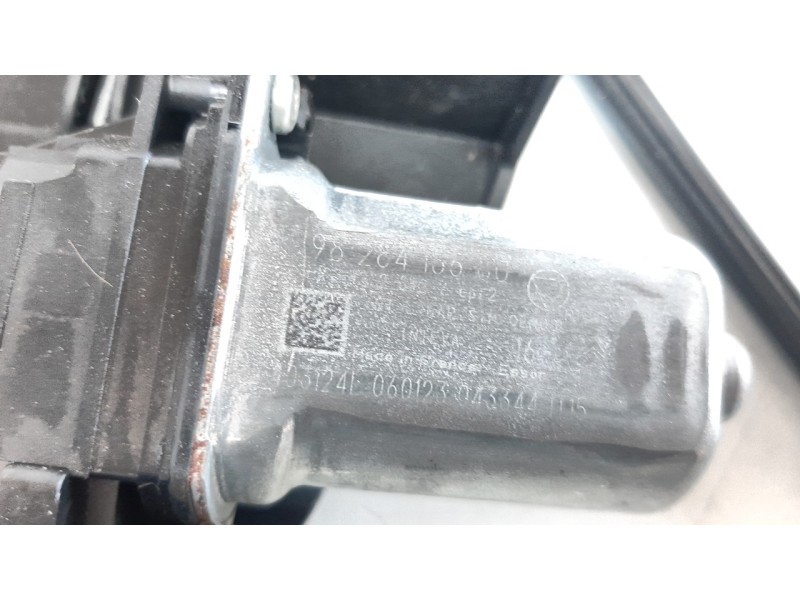 Recambio de elevalunas delantero derecho para peugeot 2008 (p1) 1.2 puretech referencia OEM IAM 9828130680  