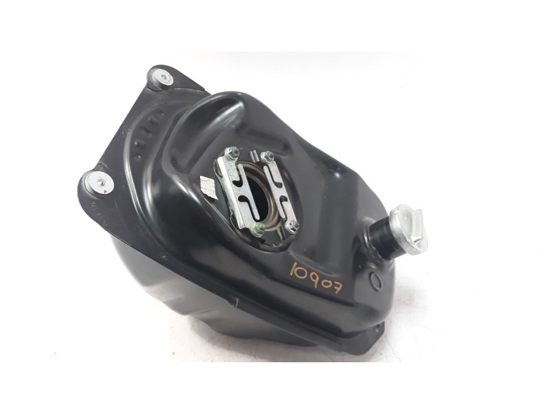Recambio de deposito combustible para honda pcx 125 referencia OEM IAM 17530K35D10  