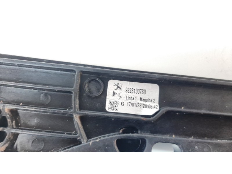 Recambio de elevalunas delantero izquierdo para peugeot 2008 (p1) 1.2 puretech referencia OEM IAM 9828130780  