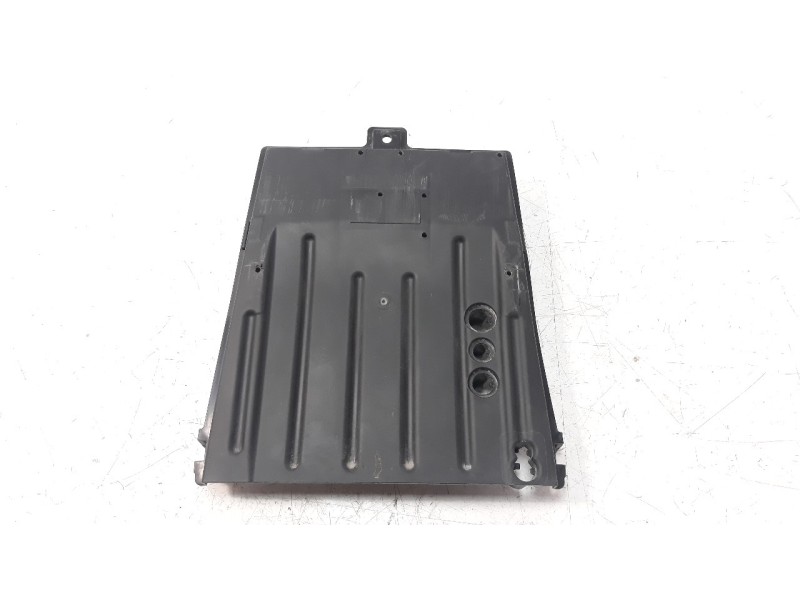Recambio de cubrecarter para honda pcx 125 referencia OEM IAM 64530KWN711  