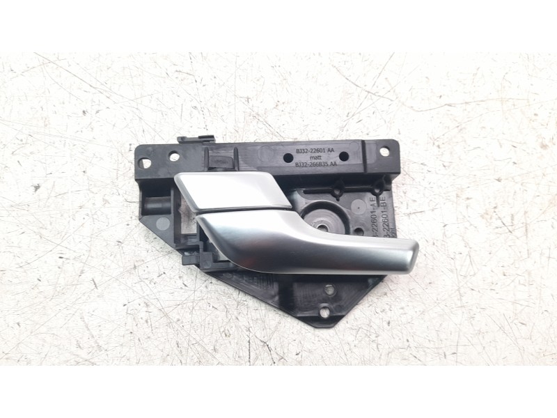 Recambio de maneta interior delantera izquierda para land rover evoque 2.2 sd4 cat referencia OEM IAM BJ3222601AA  