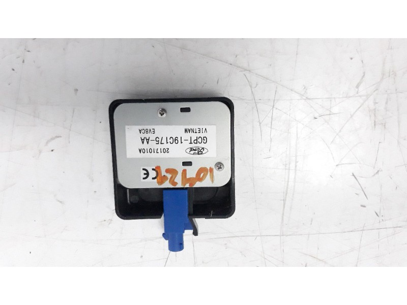 Recambio de antena para ford kuga (cbs) 2.0 tdci cat referencia OEM IAM GCPT19C175AA  