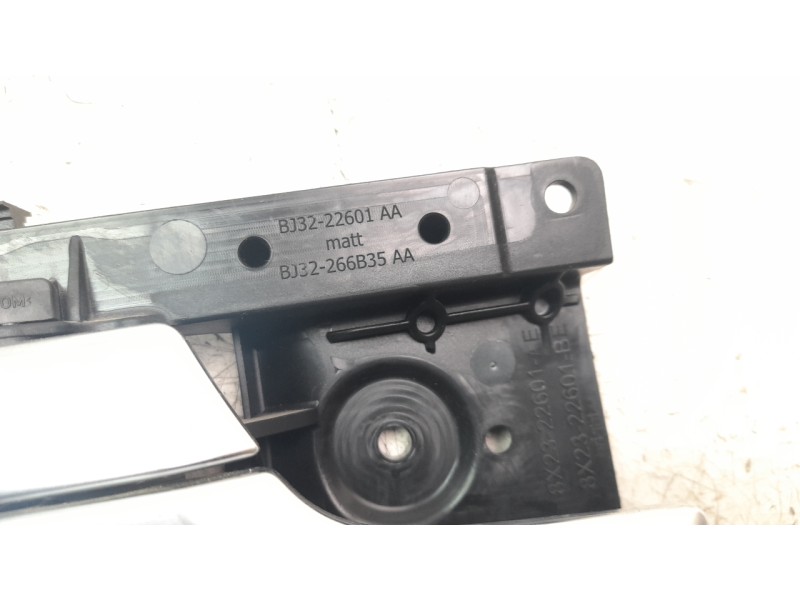 Recambio de maneta interior delantera izquierda para land rover evoque 2.2 sd4 cat referencia OEM IAM BJ3222601AA  