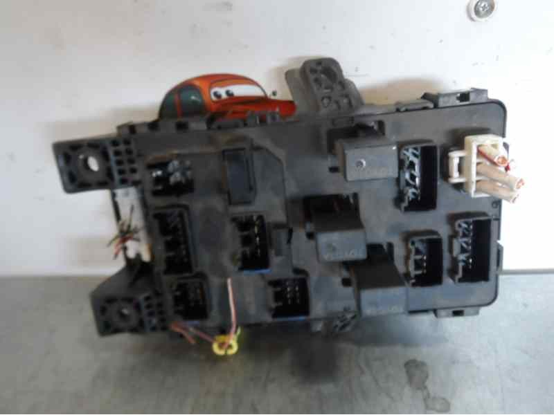 Recambio de caja reles / fusibles para toyota avensis berlina (t 22) 2.0 sol (4-ptas.) referencia OEM IAM 8264105011 8264105011 