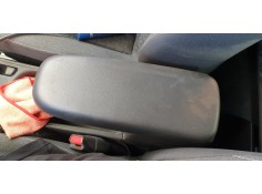 Recambio de apoyabrazos central para toyota yaris cross hybrid fwd style referencia OEM IAM 58905K0020C1   2