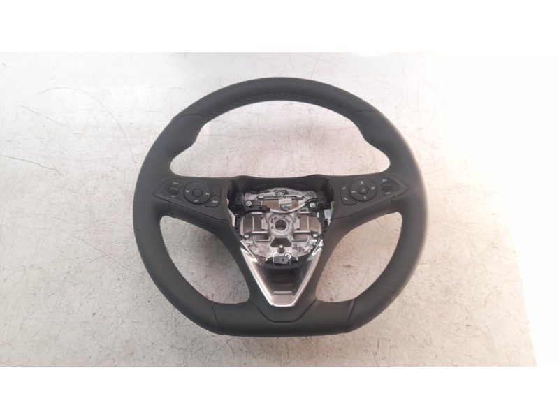 Recambio de volante para opel corsa f gs referencia OEM IAM 98524834ZD  