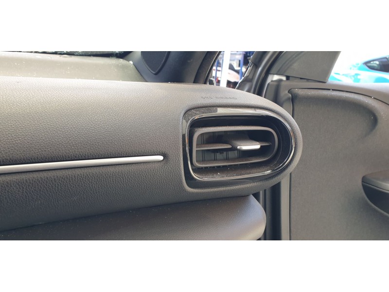 Recambio de aireador derecho para toyota yaris cross hybrid fwd style referencia OEM IAM 55650K0050B0  