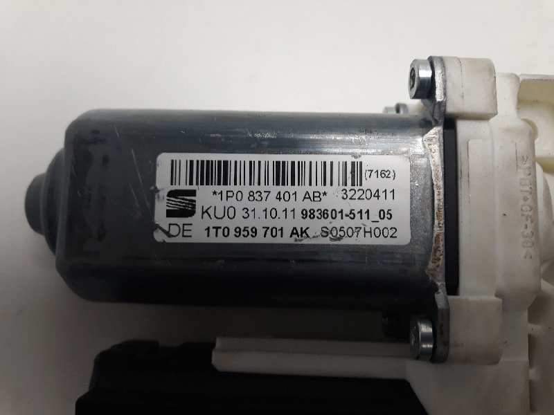 Recambio de motor elevalunas delantero izquierdo para seat leon (1p1) reference referencia OEM IAM 1P0837401AB  