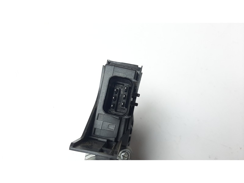 Recambio de motor elevalunas delantero derecho para jeep cherokee 2.0 m-jet cat referencia OEM IAM 931401104  