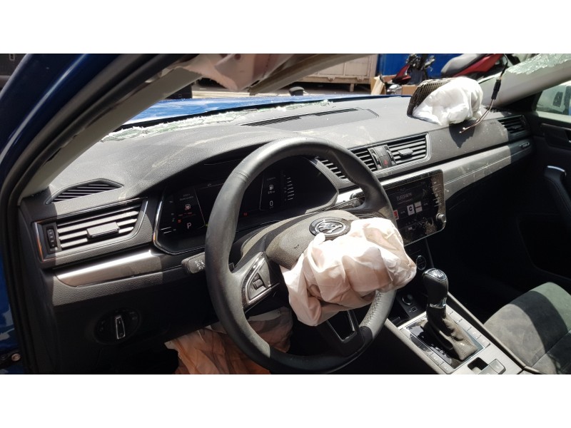 skoda superb combi (3v5) del año 2020