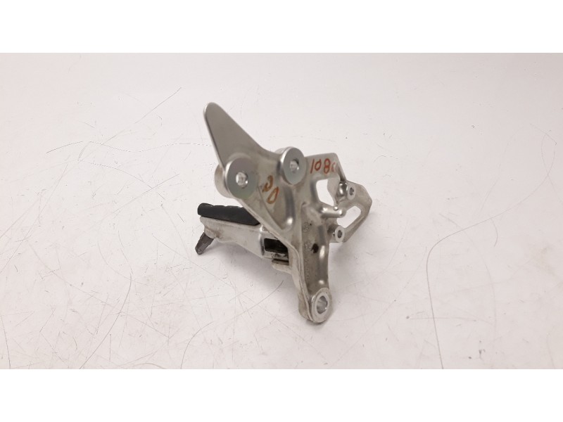 Recambio de estribo para bmw r 1250 r referencia OEM IAM 46718405824 8540797 