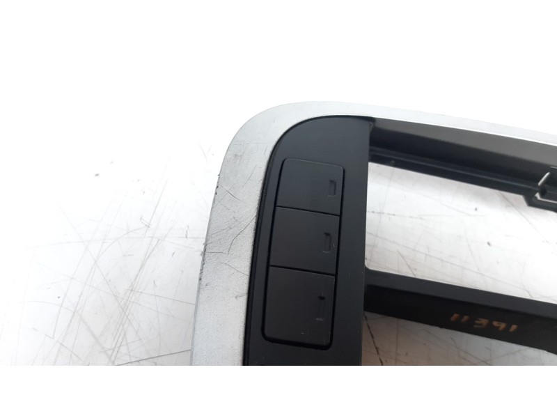 Recambio de moldura para citroen c3 1.4 referencia OEM IAM 9653074277  