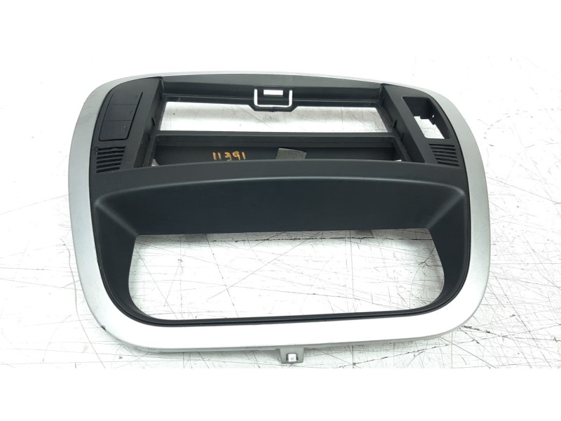 Recambio de moldura para citroen c3 1.4 referencia OEM IAM 9653074277  