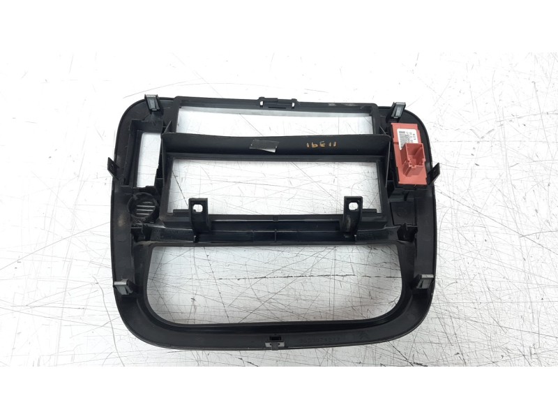 Recambio de moldura para citroen c3 1.4 referencia OEM IAM 9653074277  