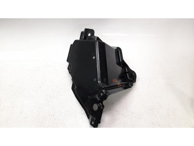 Recambio de moldura para toyota corolla (e21) referencia OEM IAM 5839902150  