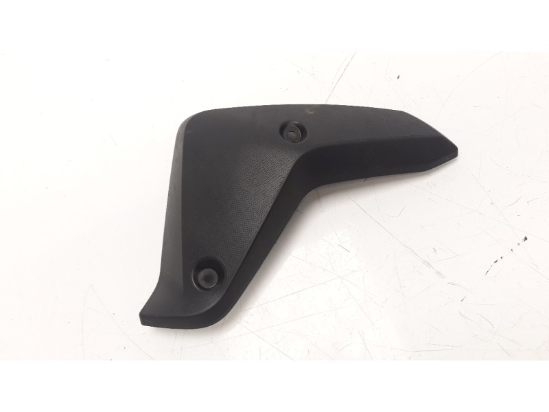 Recambio de moldura para bmw r 1250 r referencia OEM IAM 46638382813  