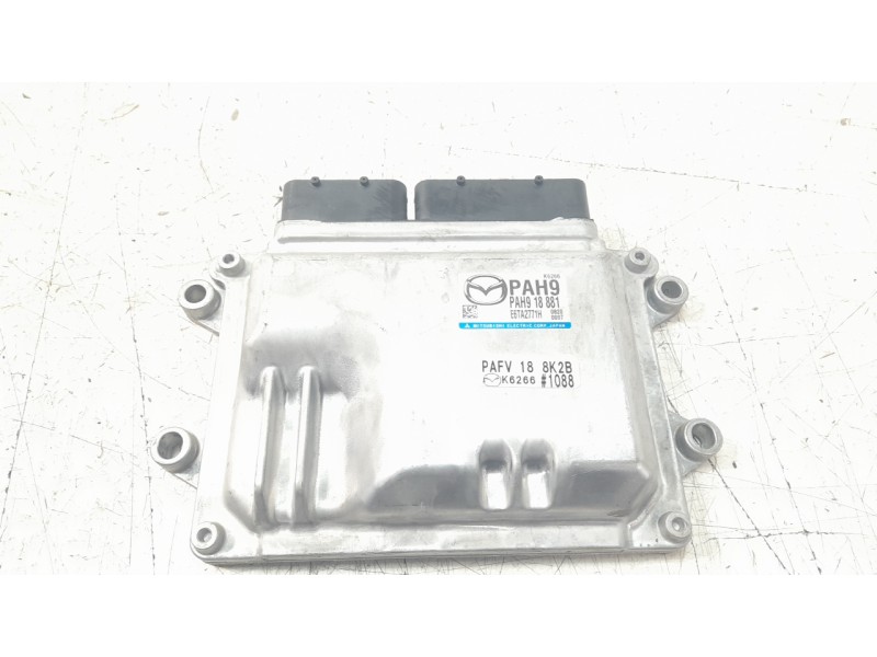 Recambio de centralita motor uce para mazda 3 sedán (bp) referencia OEM IAM PAH918881 E6TA2771H 