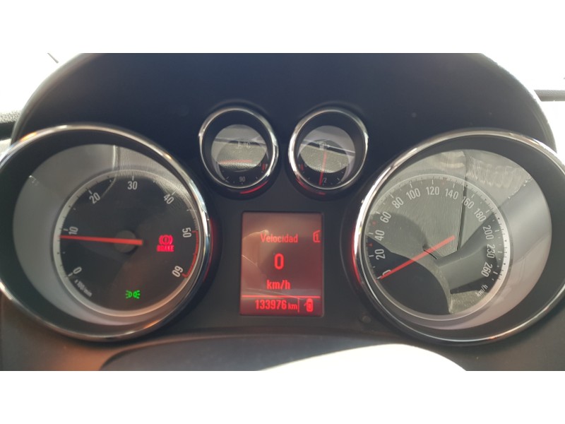 opel astra j lim. del año 2012