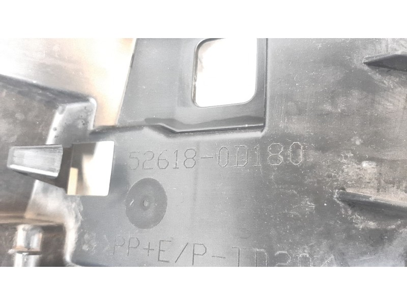 Recambio de cubrecarter para toyota yaris cross hybrid fwd style referencia OEM IAM 526180D180  