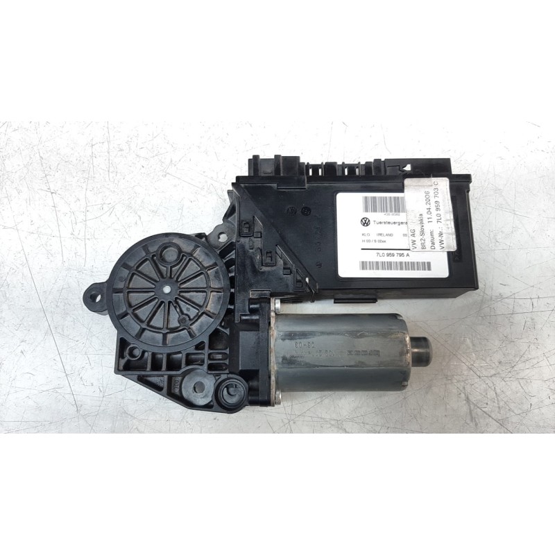 Recambio de motor elevalunas trasero izquierdo para porsche cayenne (typ 9pa) turbo s referencia OEM IAM 7L0959703C  