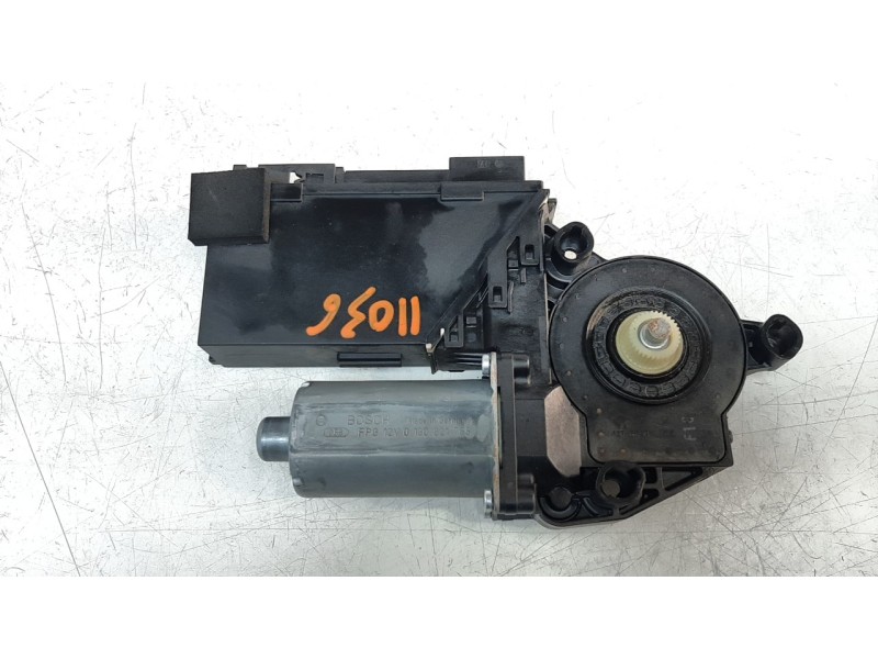 Recambio de motor elevalunas trasero izquierdo para porsche cayenne (typ 9pa) turbo s referencia OEM IAM 7L0959703C  