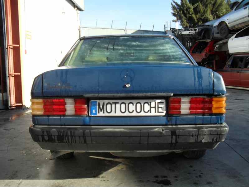 mercedes-benz clase c (w201) berlina del año 1984