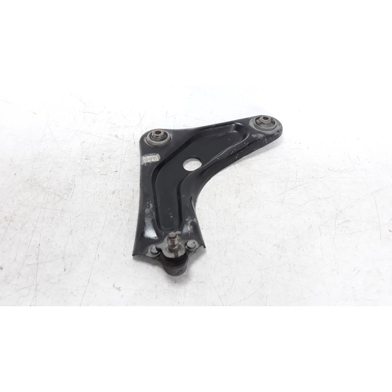 Recambio de brazo suspension inferior delantero izquierdo para citroen c-elysée 1.5 blue-hdi fap referencia OEM IAM 9675031880  