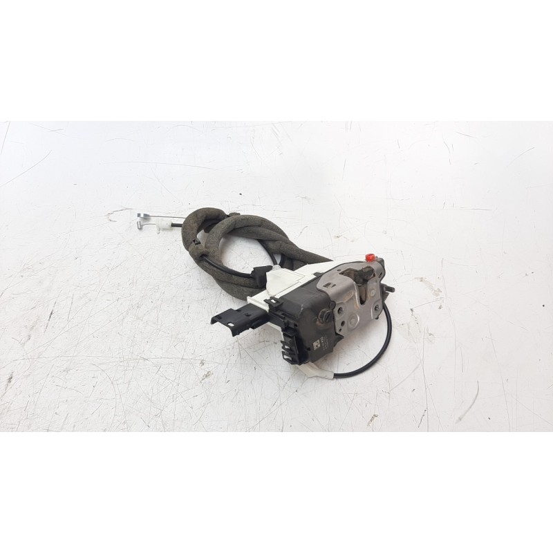 Recambio de cerradura puerta lateral derecha para peugeot partner kombi 1.6 16v hdi referencia OEM IAM 828423  