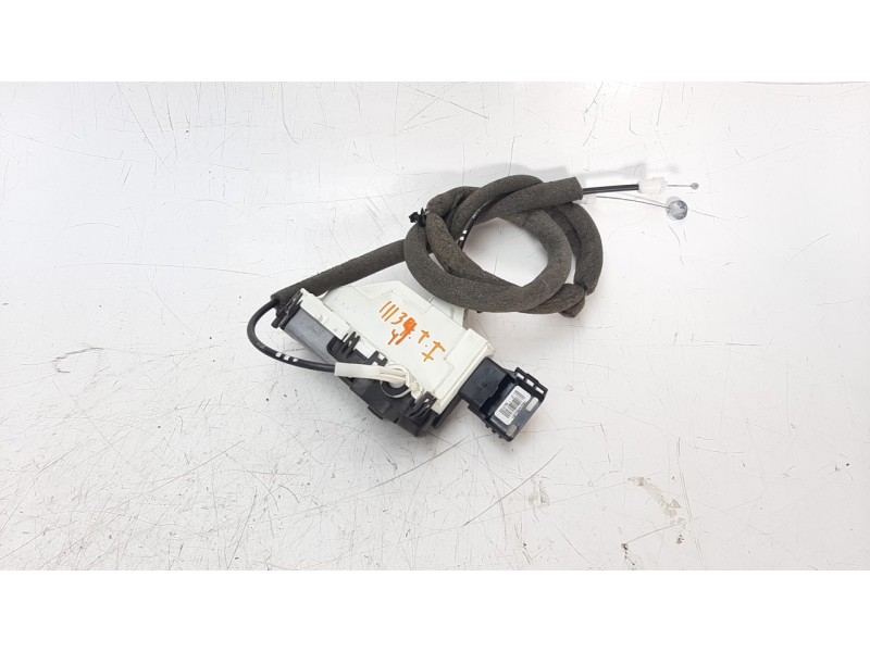 Recambio de cerradura puerta lateral derecha para peugeot partner kombi 1.6 16v hdi referencia OEM IAM 828423  