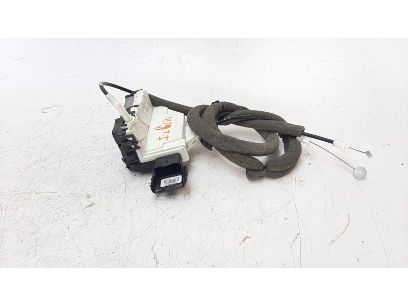 Recambio de cerradura puerta lateral derecha para peugeot partner kombi 1.6 16v hdi referencia OEM IAM 828423  