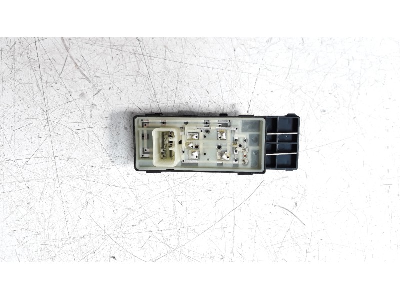 Recambio de mando elevalunas trasero derecho para hyundai ioniq referencia OEM IAM 93580G2010  
