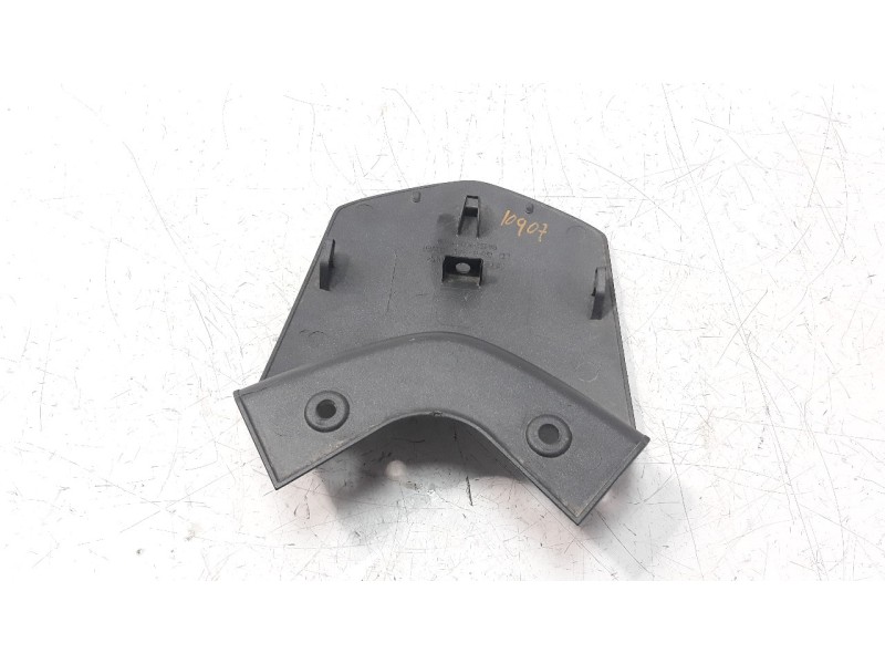 Recambio de moldura para honda pcx 125 referencia OEM IAM 84152K35V000  